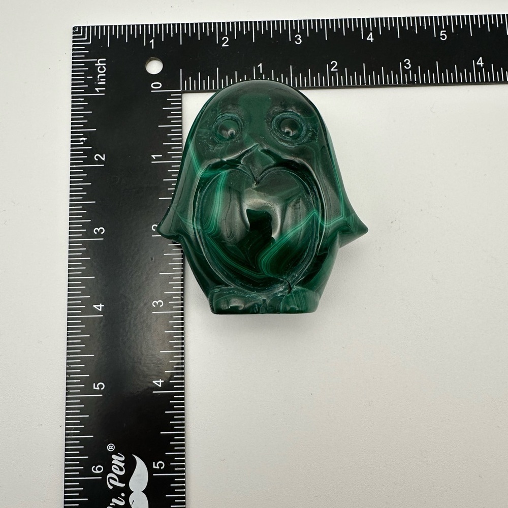 Natural malachite penguin carving - Picture 9 of 9